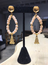 Load image into Gallery viewer, Beaded Earrings Blush
